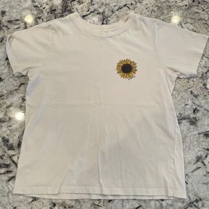 Women’s O’neill sunflower tee. Size medium.